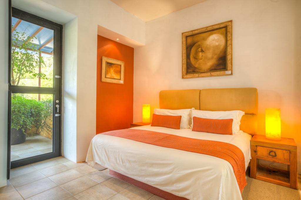 Villa Azalea Inn & Organic Farm JALISCO Rum bild